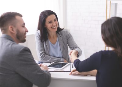 The difference between a mortgage broker and a bank